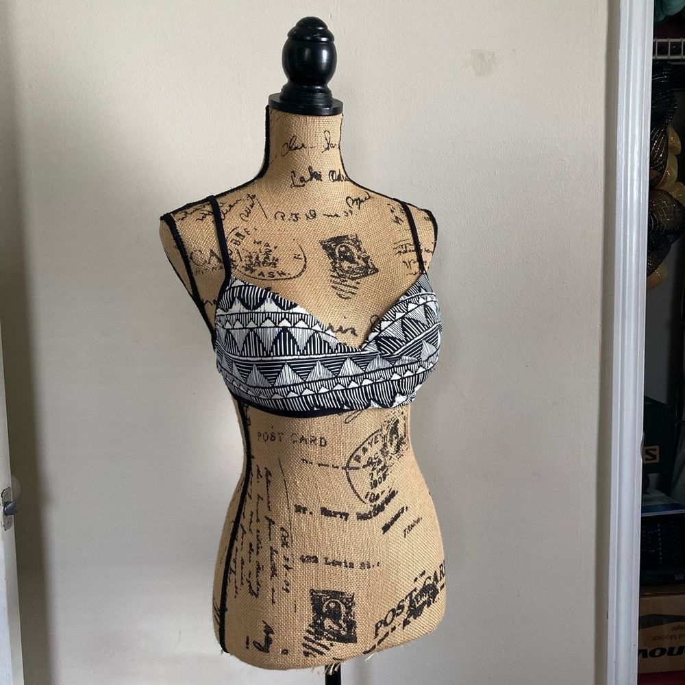 Skye Bikini Top Aztec Pattern Twist - Picture 4 of 8